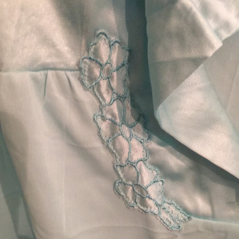 Vanity Fair Robe - Picture 3 of 8